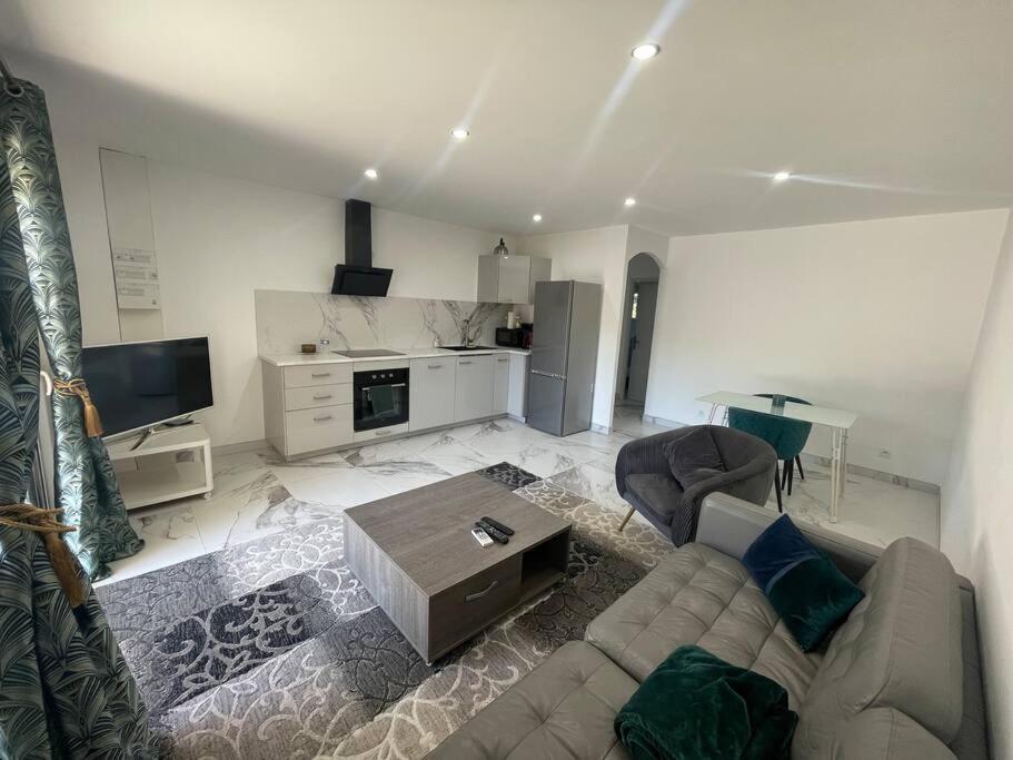 Bel Appartement Avec Parking Cabannes 외부 사진